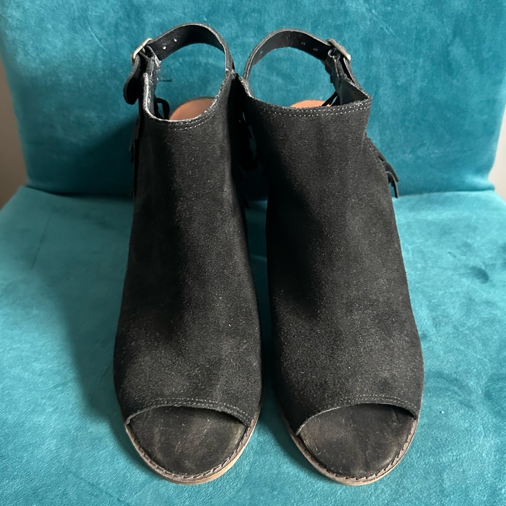Lucky Brand Lantau Black Suede Fringe Heels - Size 8. - Picture 6 of 6
